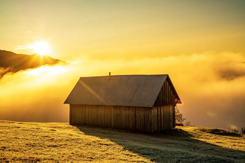 Casa solitaria en la montaña.